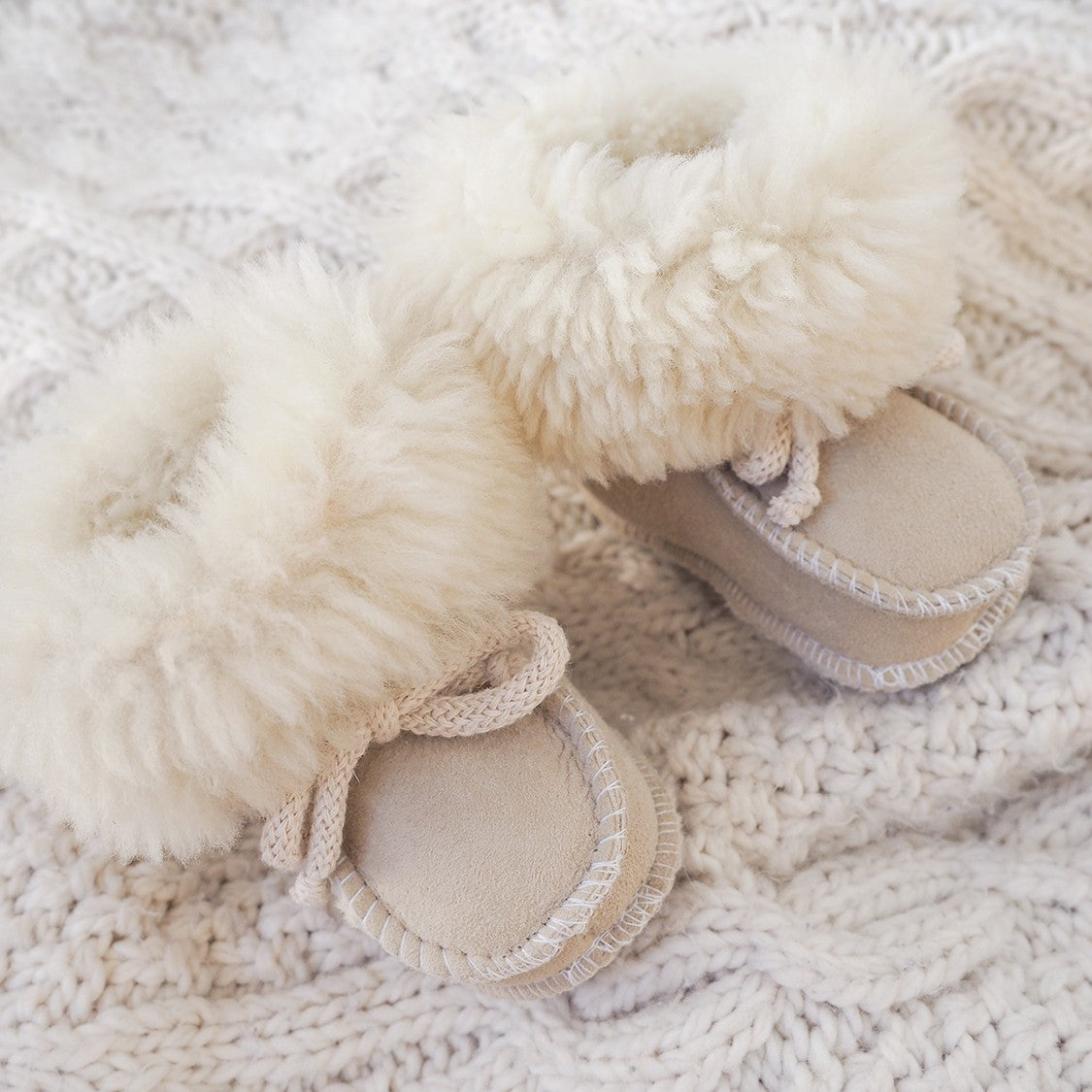 Sheepskin booties Vanilla